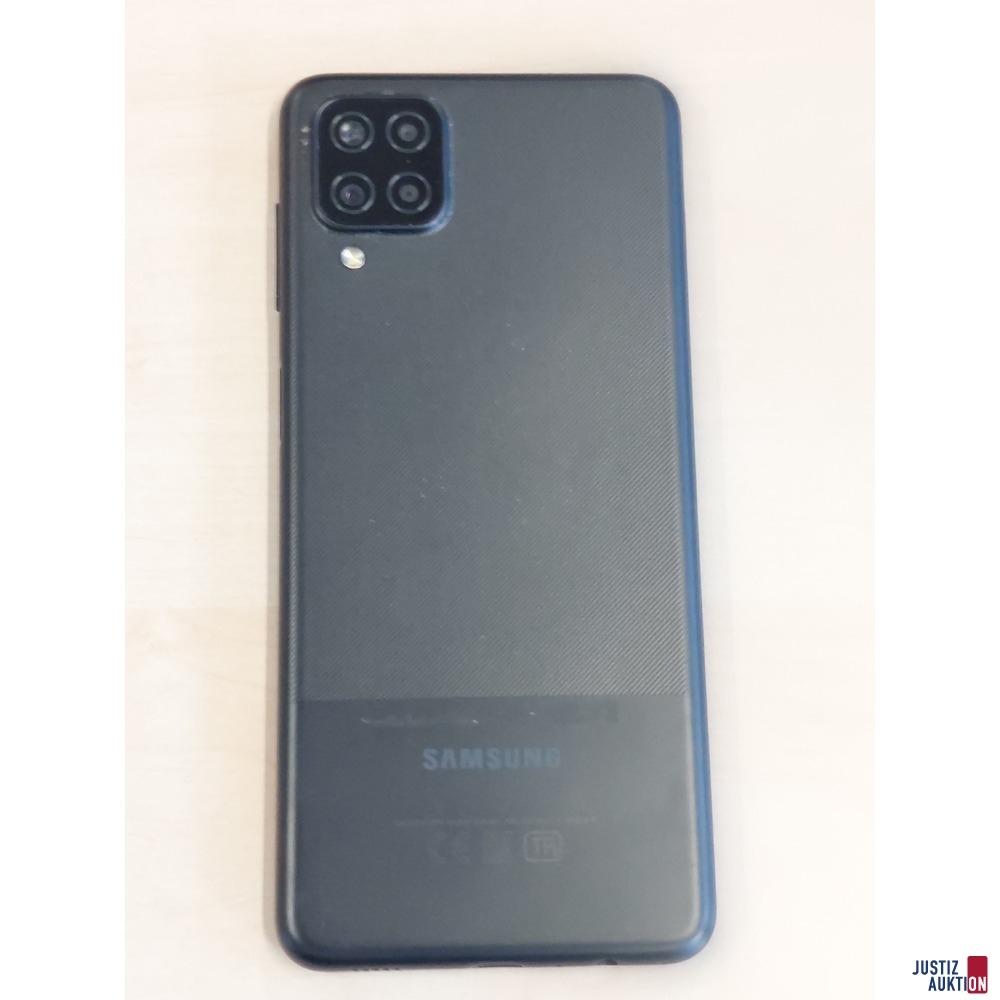 Handy der Marke Samsung Galaxy A12 - Modellnummer&colon; SM-A125F&sol;DSN