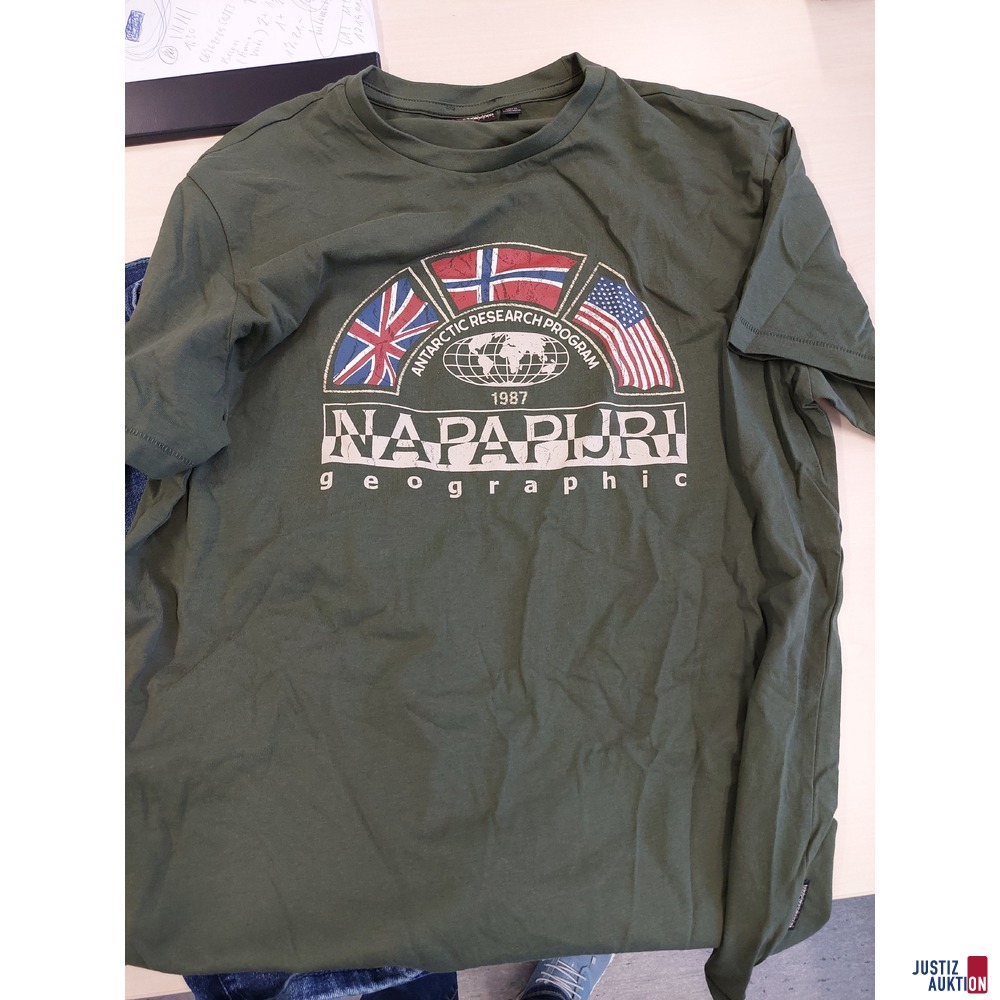 Kurzarm-Tshirt der Marke Napapijri u.a.