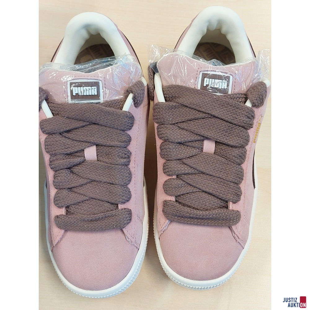 Sneaker der Marke Puma Suede XL