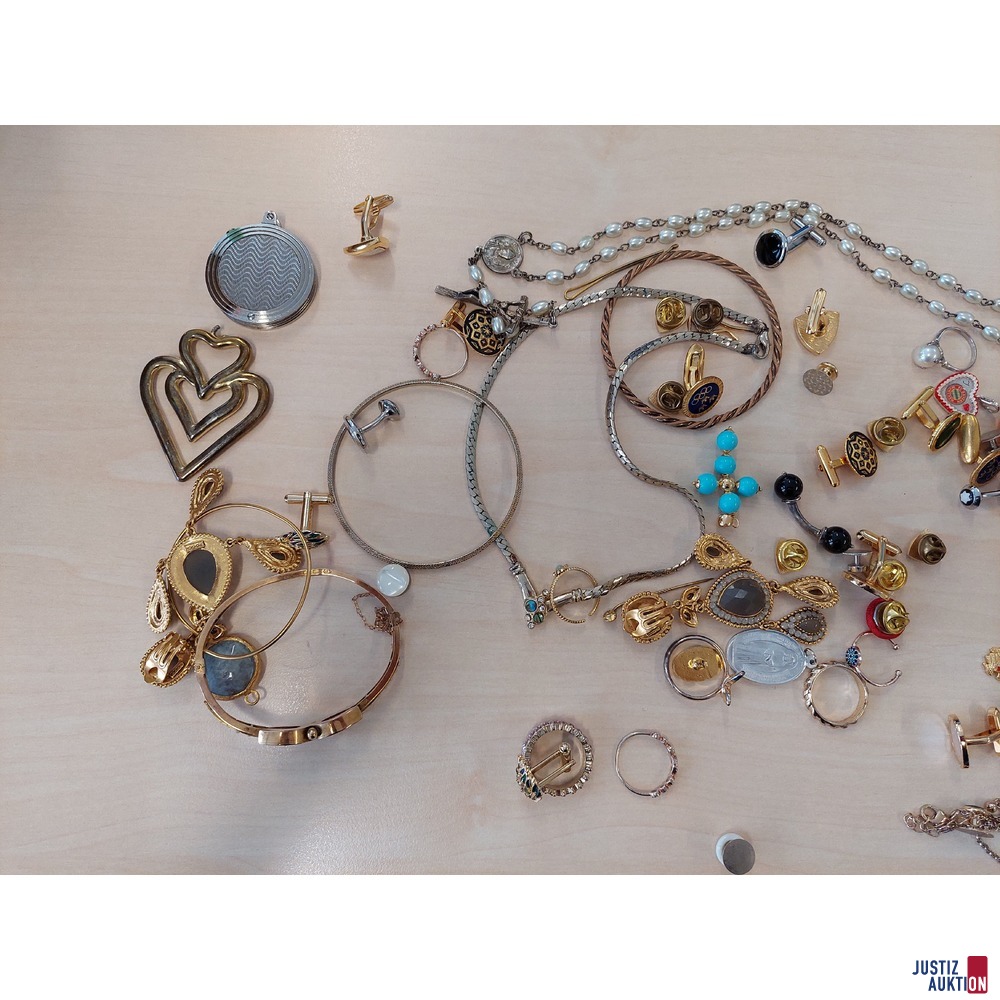 Konvolut an diversen Modeschmuck