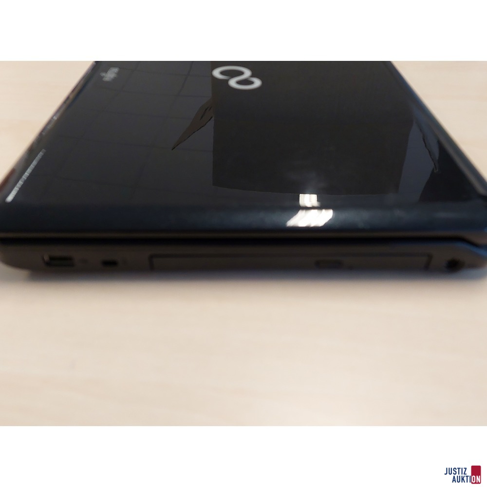 Laptop der Marke FUJITSU Lifebook A Series Model: AH530