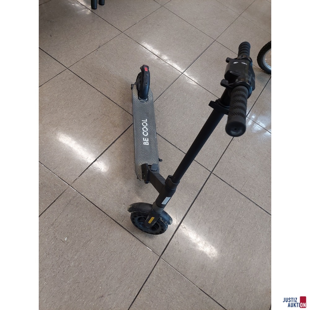 E-Scooter der Marke BE COOL - Model: eSC-Va1