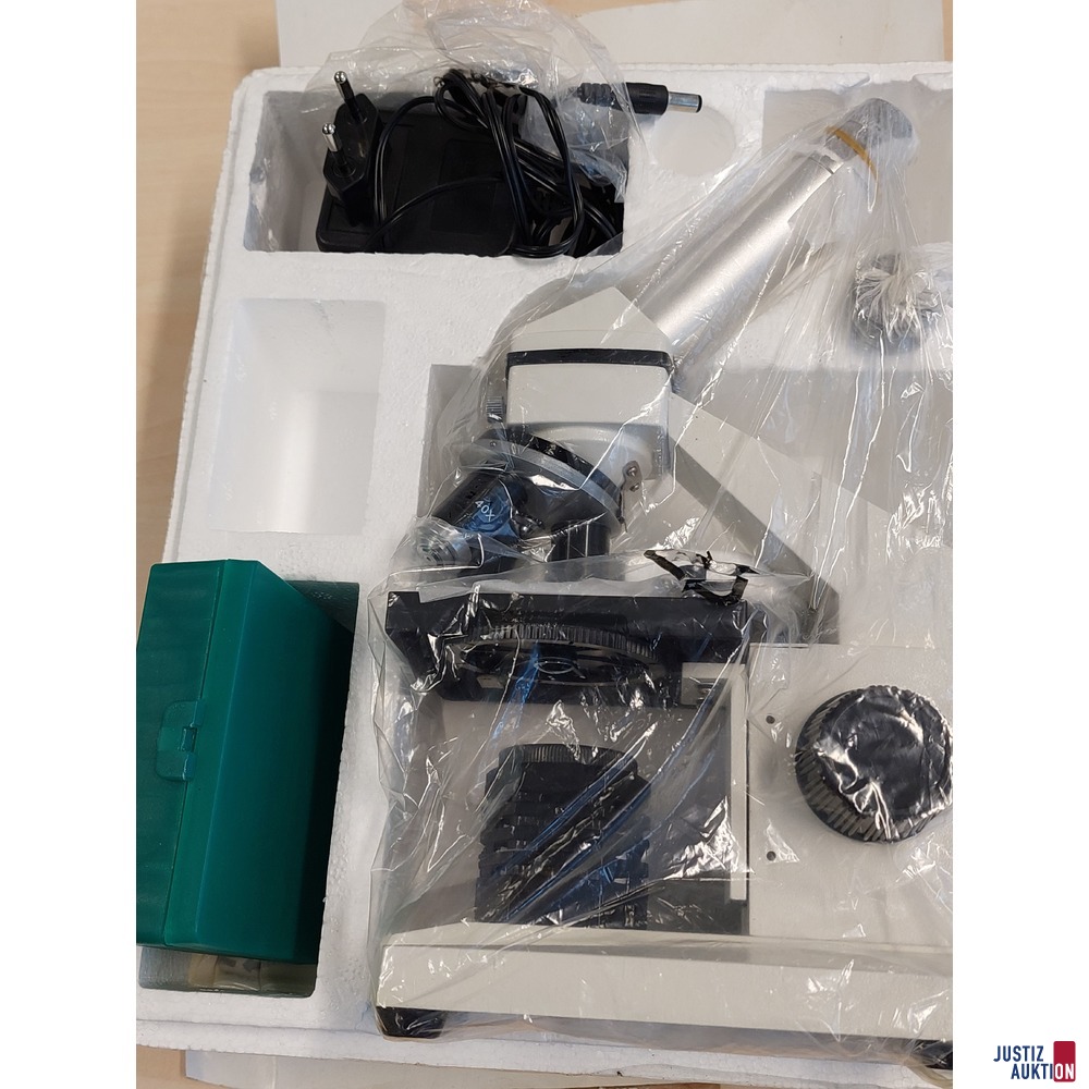 Schülermikroskop der Marke Bresser Biolux STL AVR-X2400H