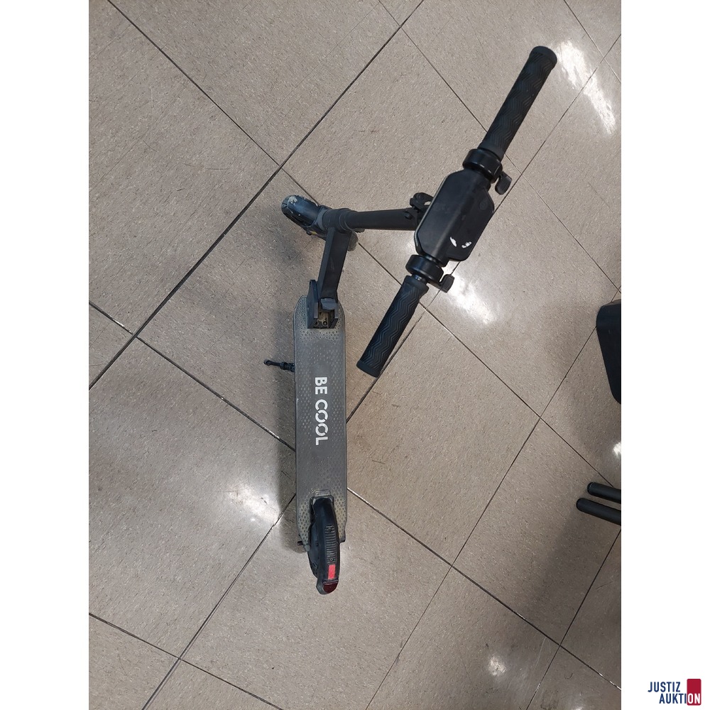 E-Scooter der Marke BE COOL - Model: eSC-Va1