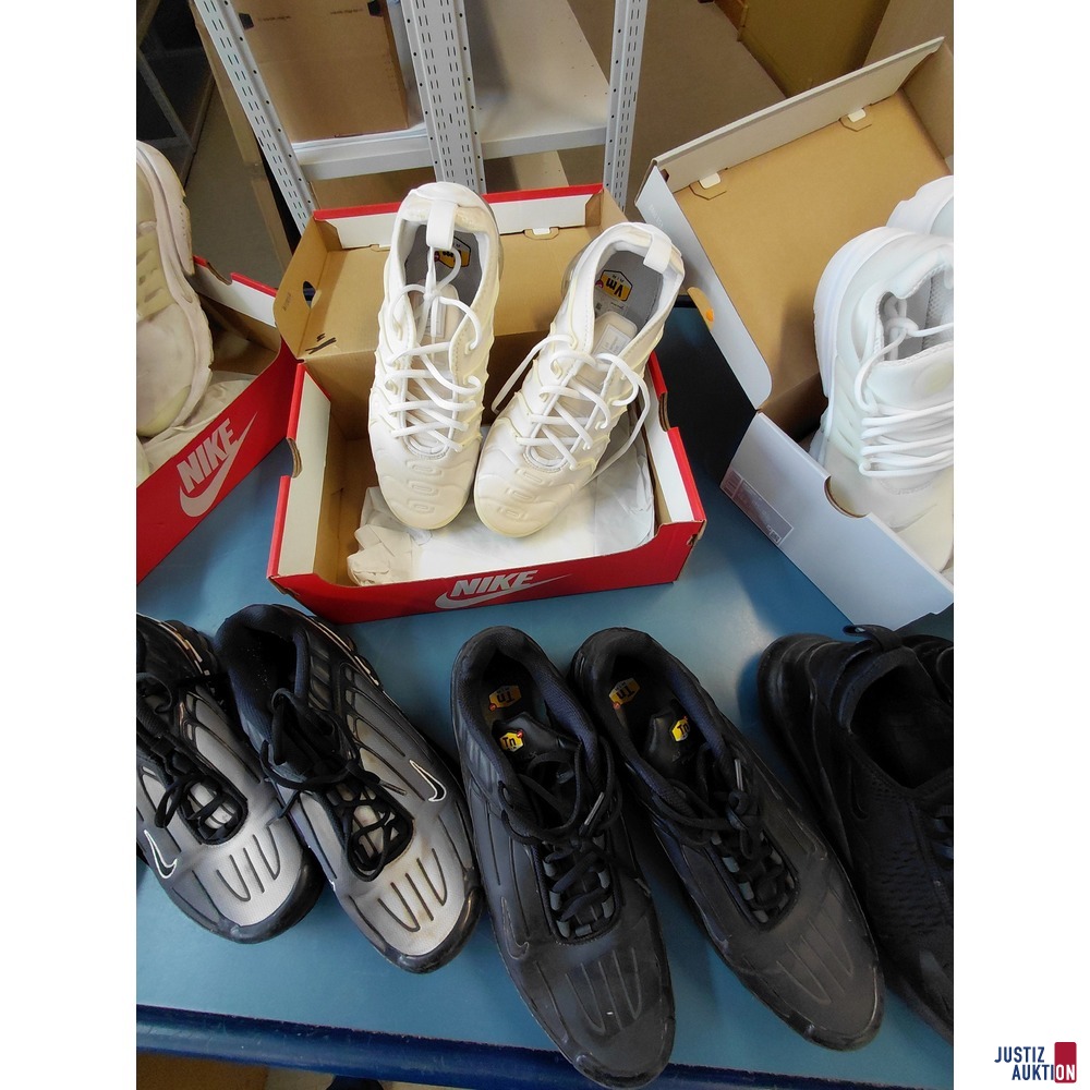 Konvolut an Nike Sneaker