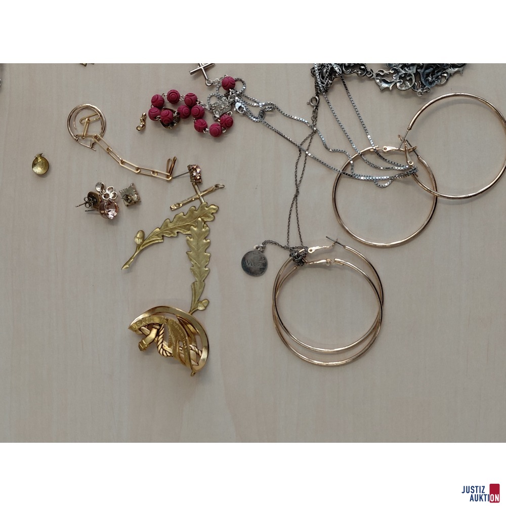 Konvolut aus Modeschmuck unedel