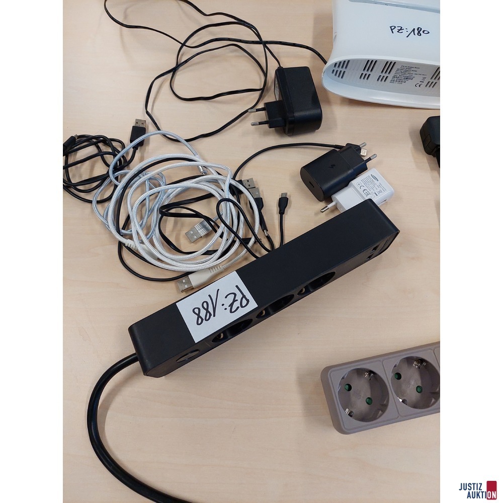 Wireless Router der Marke ZTE 4G Model: MF283V u.a.