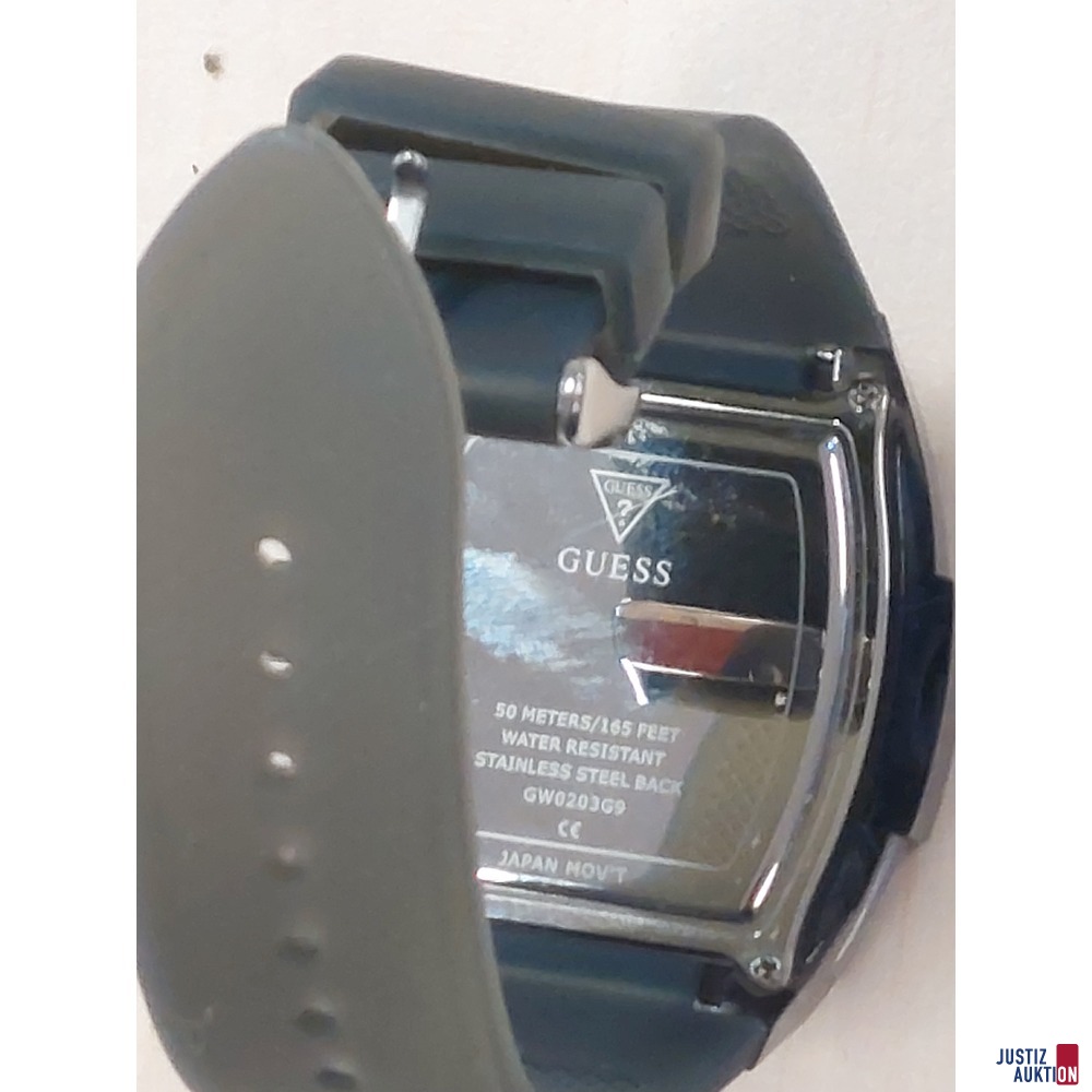 Herrenarmbanduhr der Marke Guess