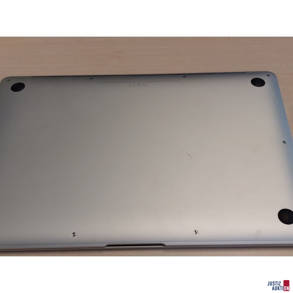 MacBook Air der Marke Apple u.a.