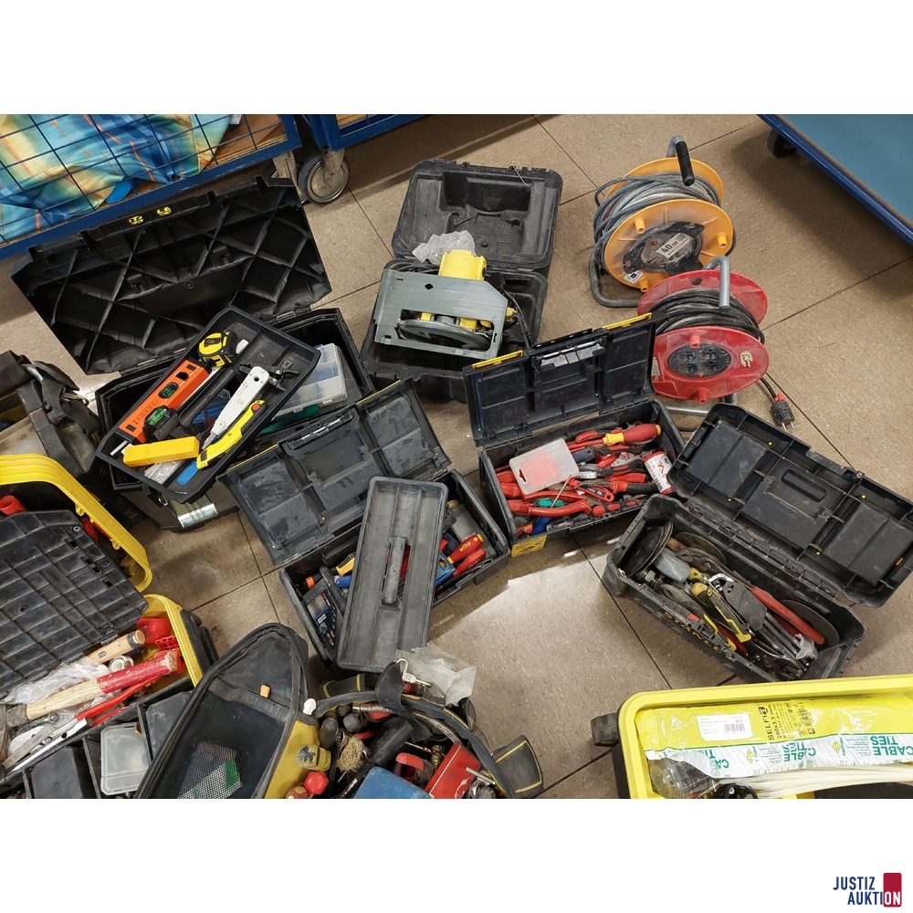 Konvolut an - Werkzeugboxen&comma; Werkzeugtaschen u&period;a&period;