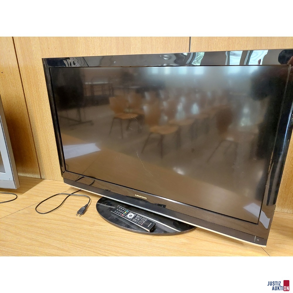Flachbildfernseher der Marke Grundig gebraucht/Gebrauchsspuren vorhanden