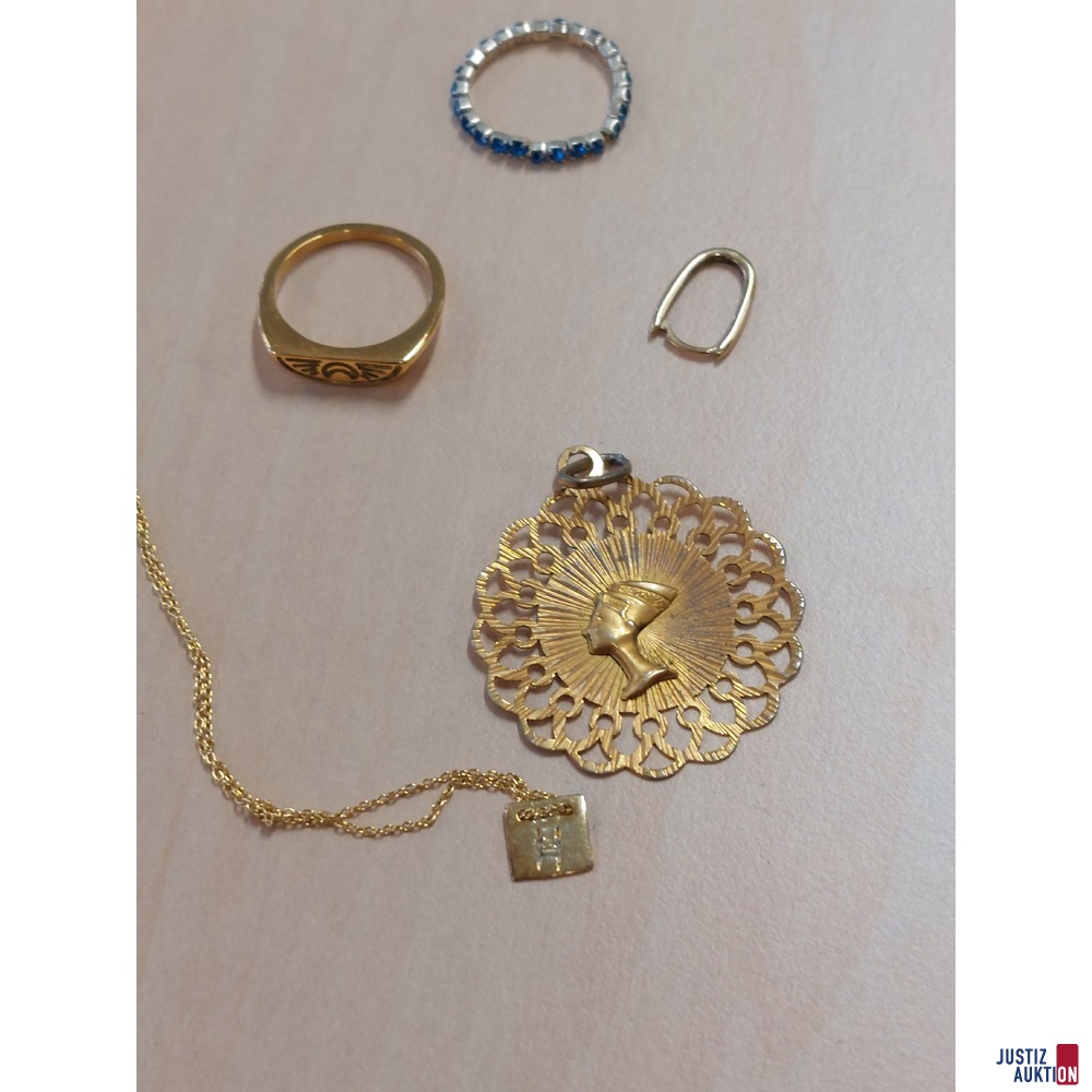 Konvolut bestehend aus diversen Modeschmuck
