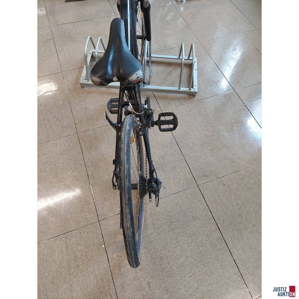 Fahrrad unbekannter Marke überlackiert