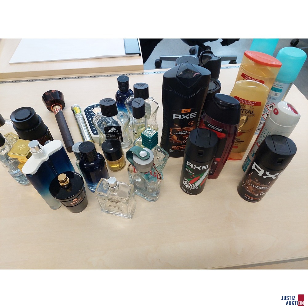 Konvolut bestehend aus&colon; diversen Parfums u&period;a&period;