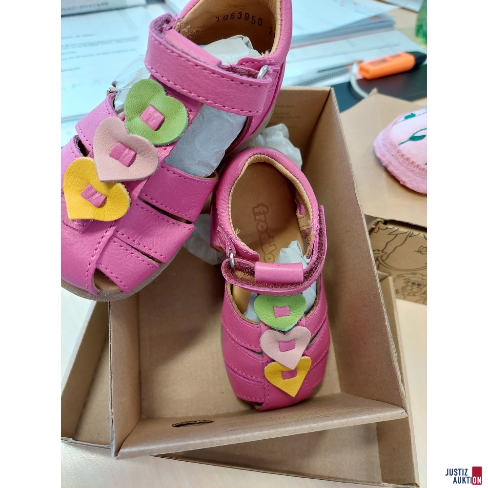 2 Paar Kinderschuhe