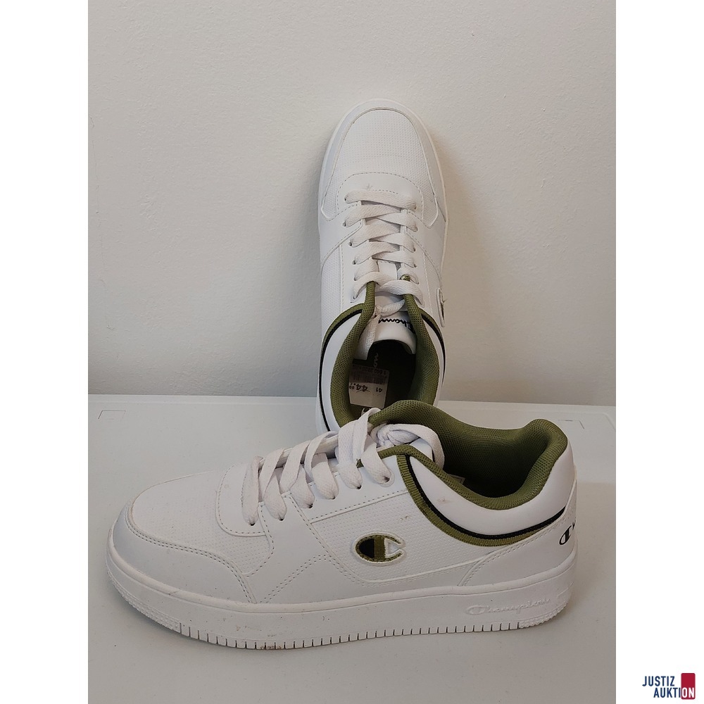 Sneaker der Marke Champion Größe 41