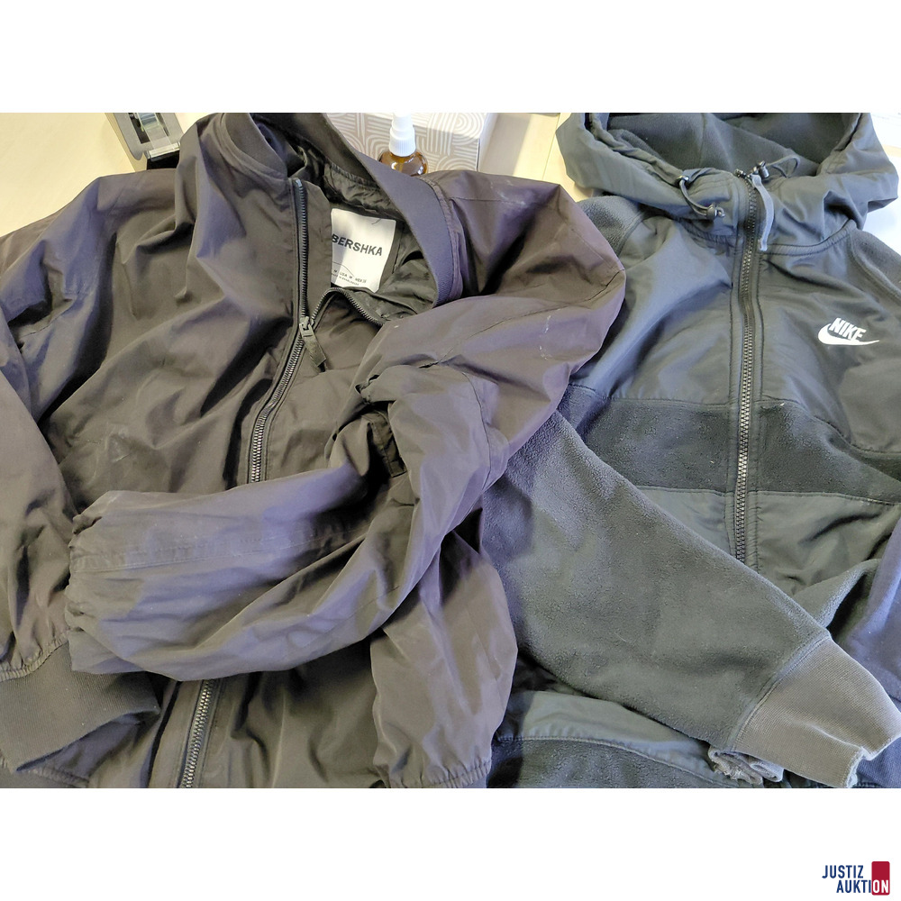 1 Zippjacke Nike Gr&ouml;&szlig;e S u&period;a&period;