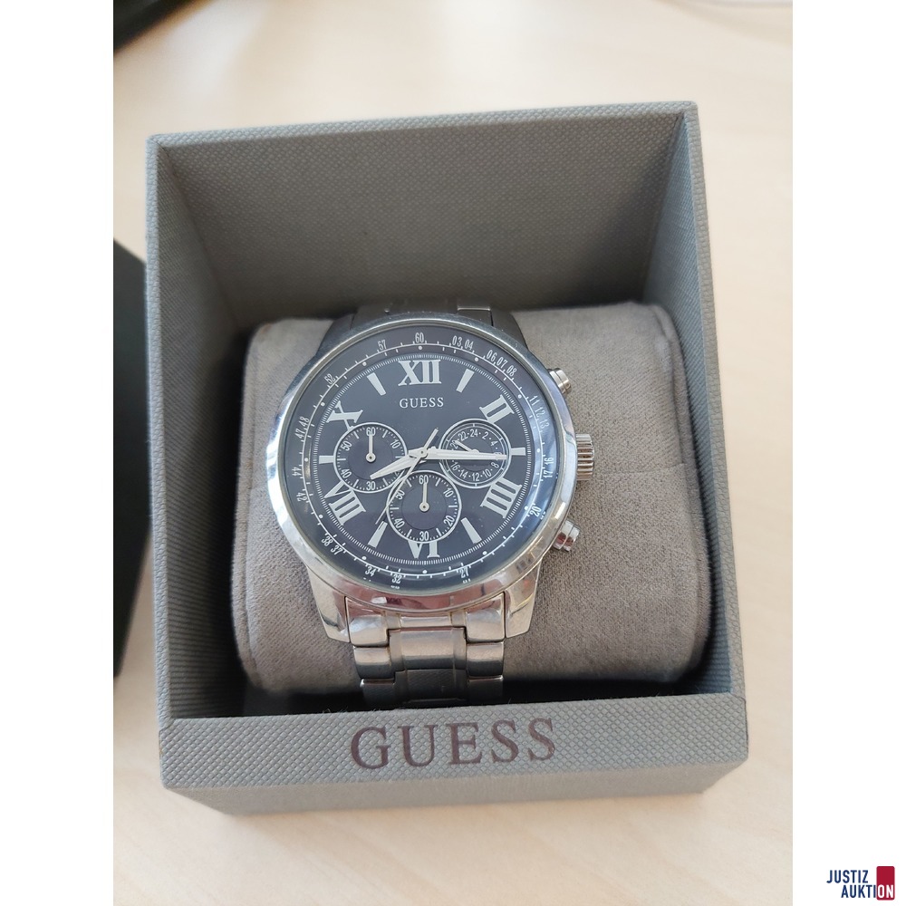 Herrenarmbanduhr der Marke Guess