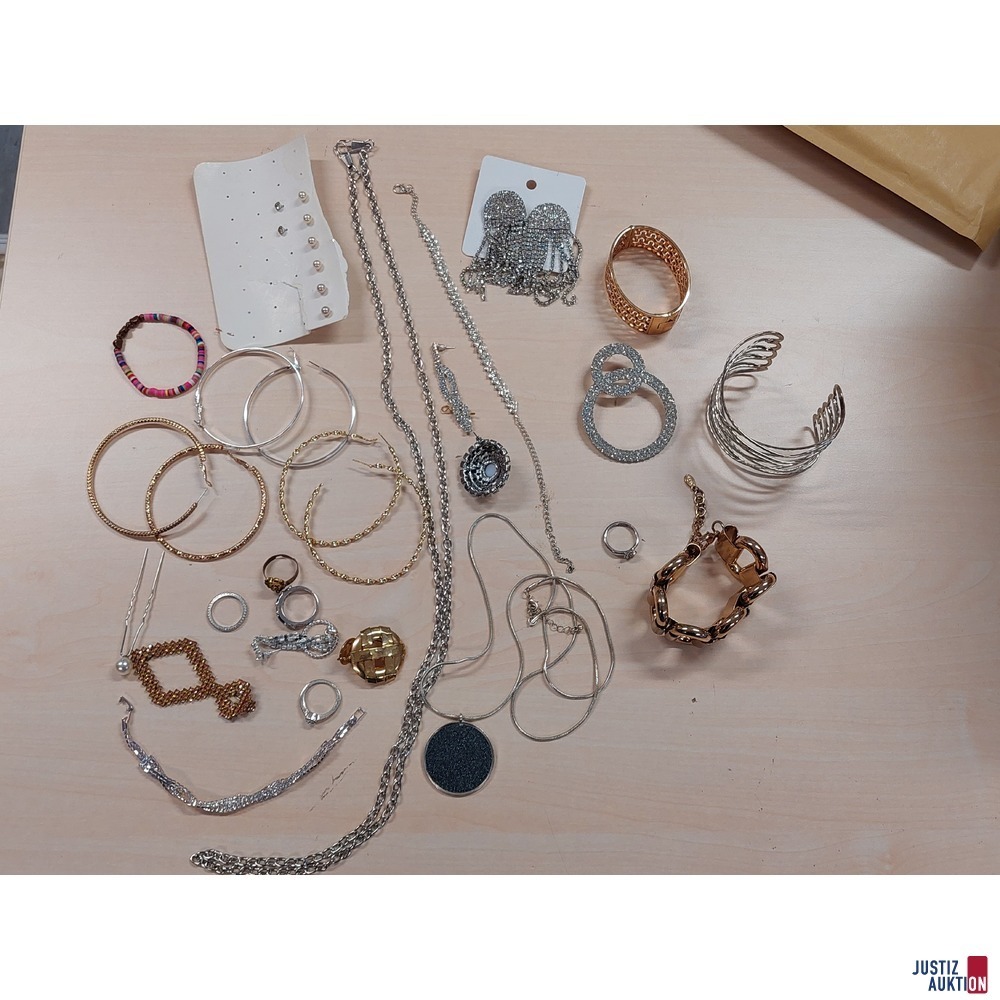 Konvolut an Modeschmuck