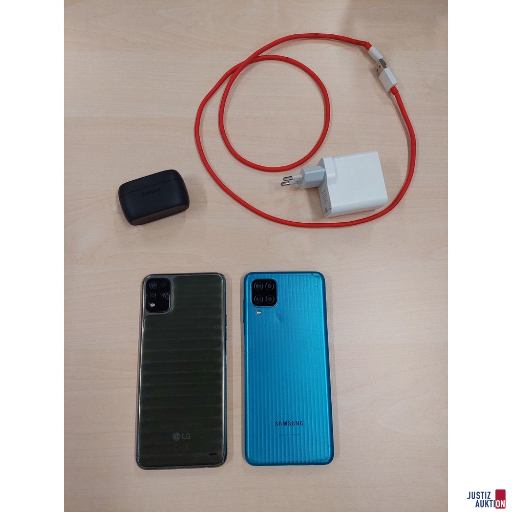 Handy der Marke LG K42