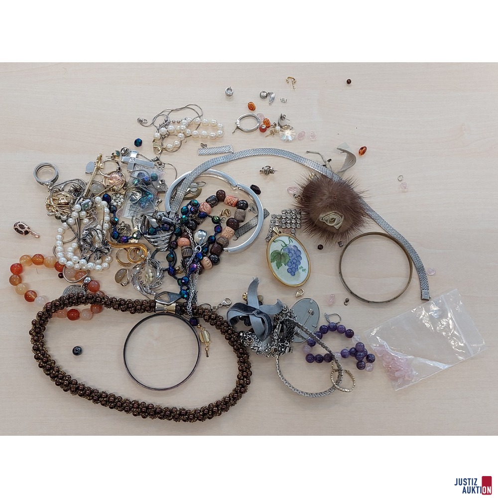Konvolut an diversen Modeschmuck