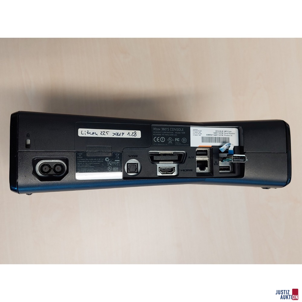 Spielkonsole der Marke Xbox 360 S Konsole Modell 1439