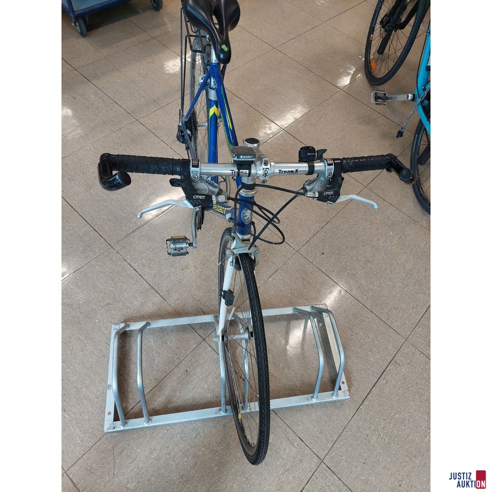 Rennrad der Marke Peugeot 400C competition