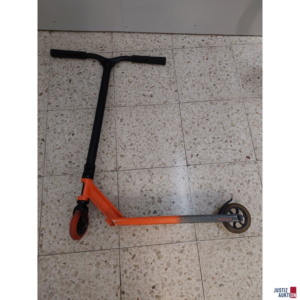 Scooter der Marke OXELO