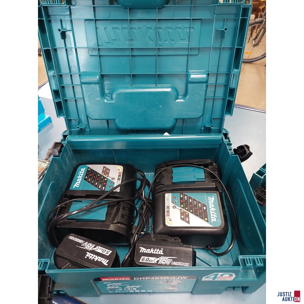 2 Werkzeugkoffer der Marke Makita mit Akkubohrmaschine Durchmesser 13mm DDF483 mit 3 Akku und 2 Ladegeräten DC18RC und 1 Bit-Set
