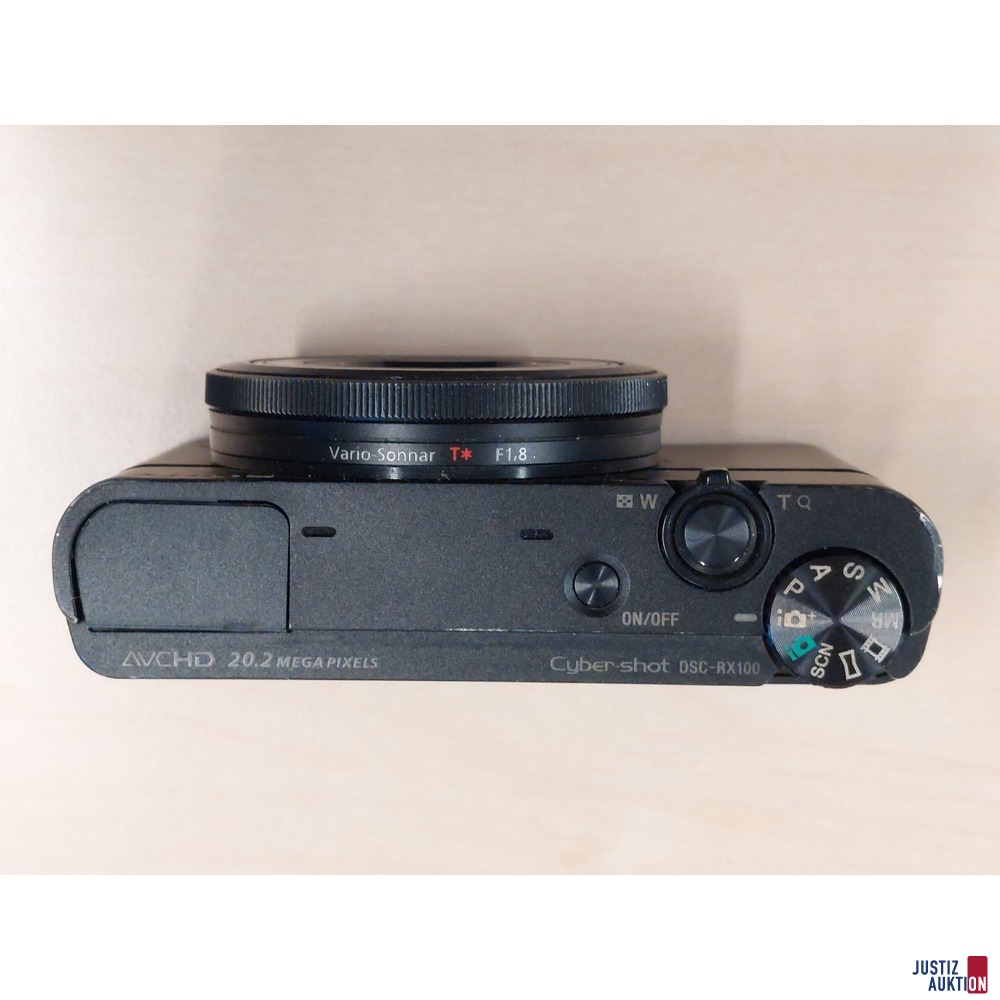 Digitalkamera der Marke Sony Model: DSC-RX100