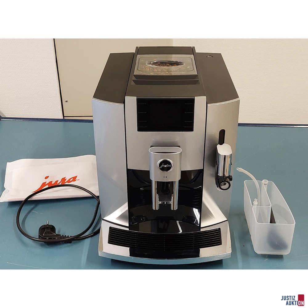 Kaffeevollautomat der Marke JURA