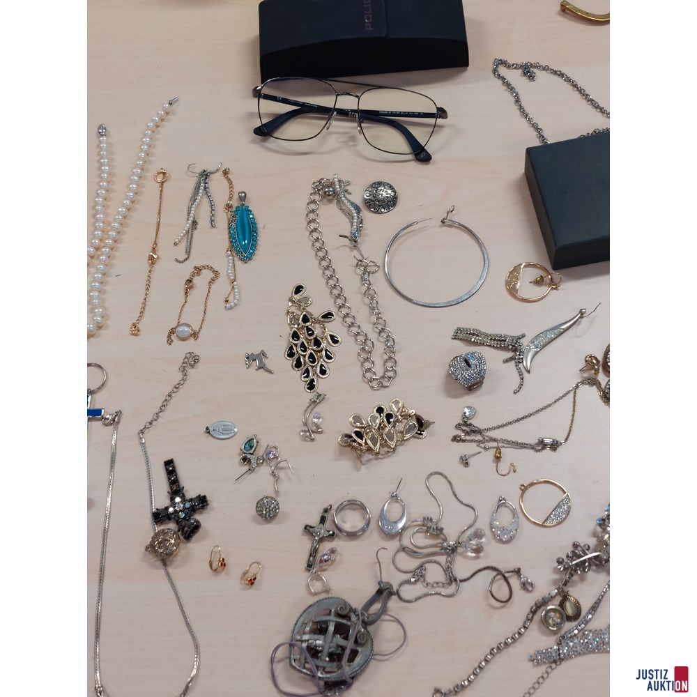 Konvolut an diversen Modeschmuck