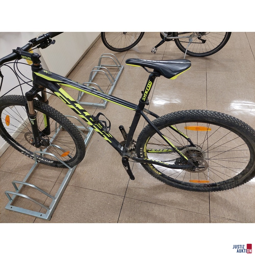 Mountainbike der Marke Scott Syncros