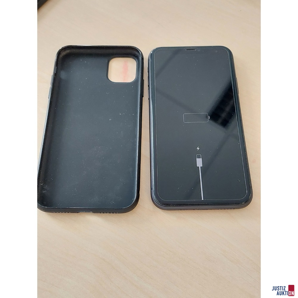 Handy der Marke Apple iPhone 11