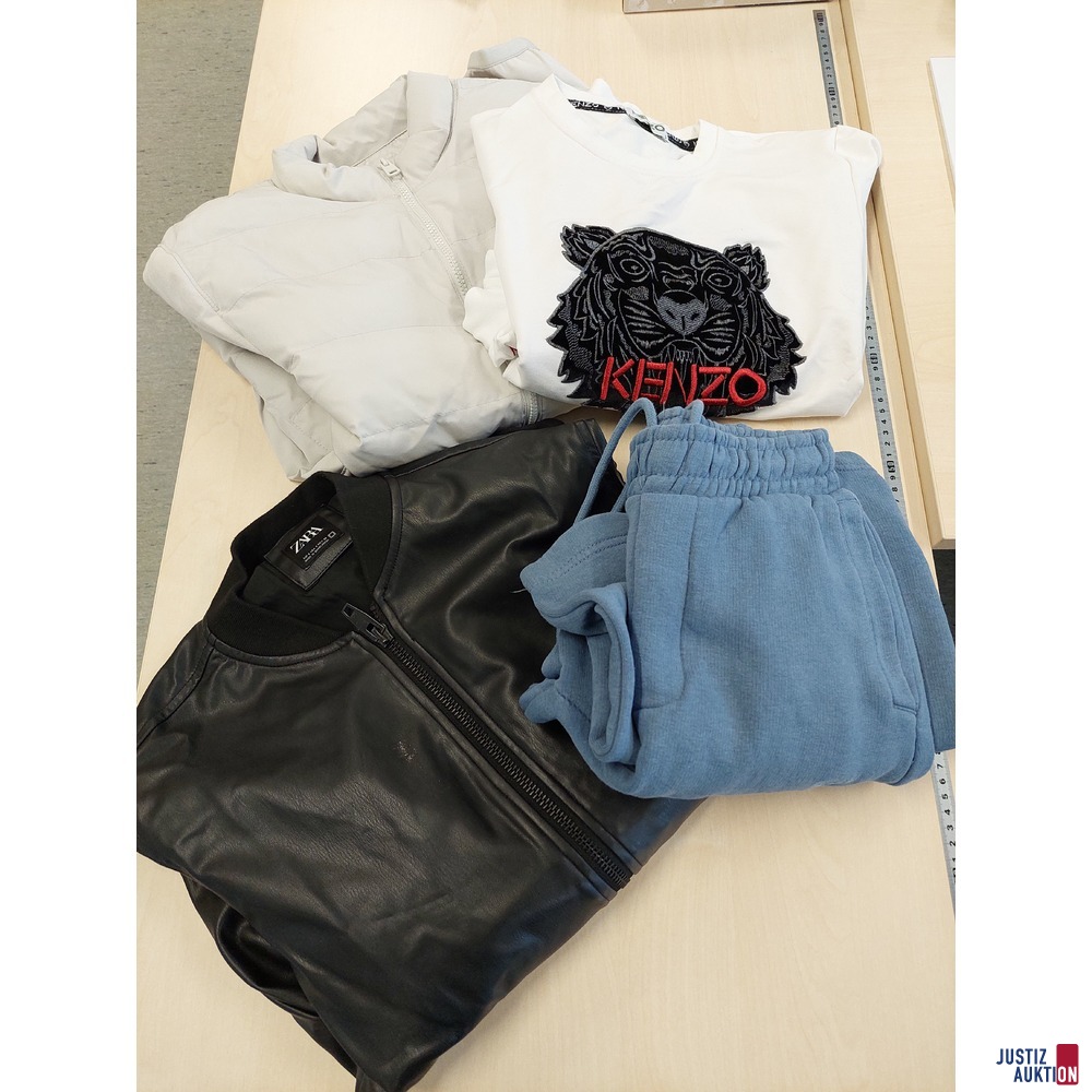 1 Jogginghose von Bershka Gr&ouml;&szlig;e S u&period;a&period;