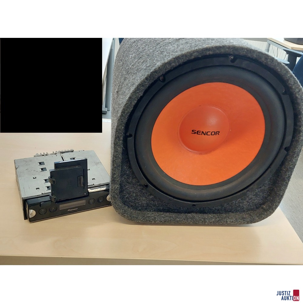 Autoradio der Marke Pioneer u&period;a&period;