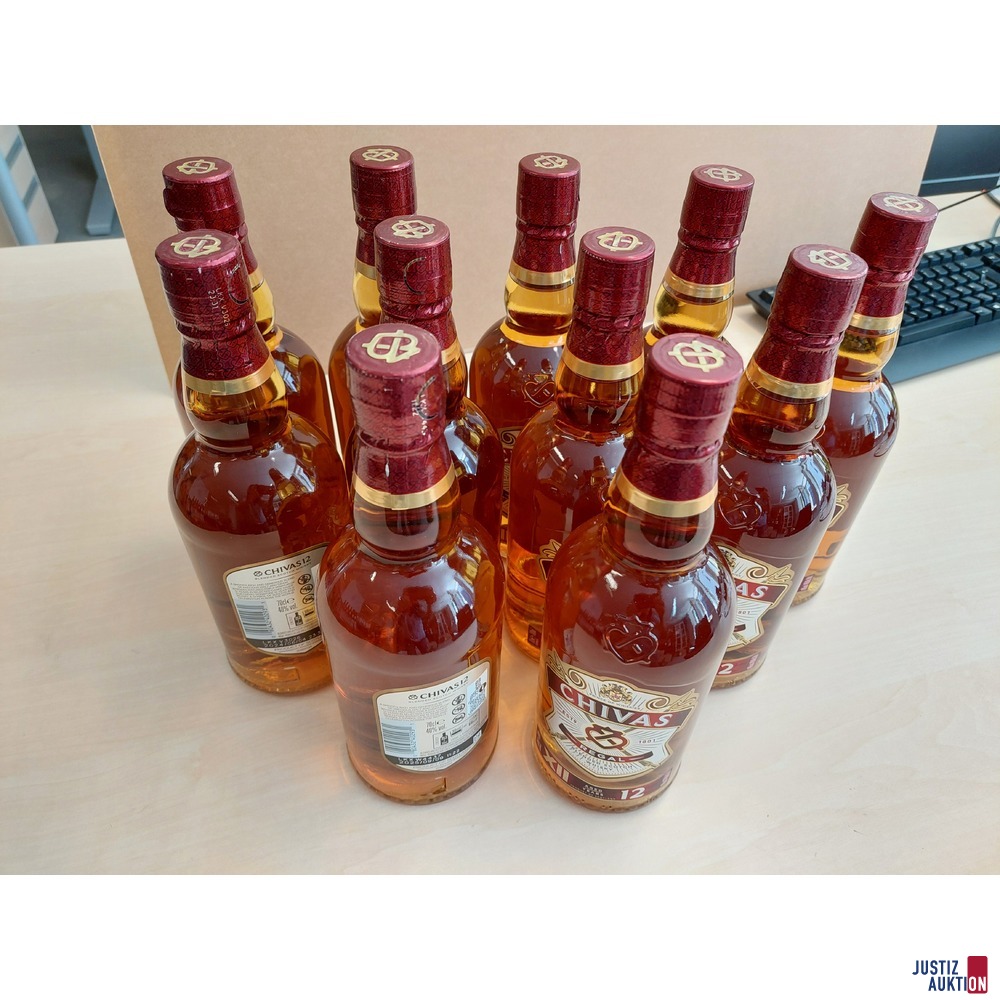 11 Flaschen Chivas Regal Blended Scotch Whisky 40&percnt; &agrave; 0&comma;7 l