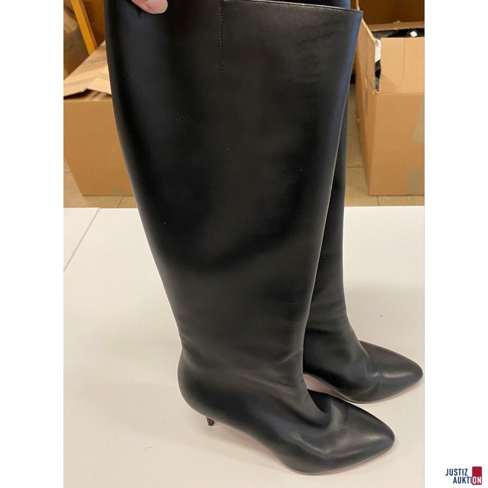 Stiefel Damen Louboutin schwarz Kalbsleder mit Zipp an der Innenseite, Gr. 38,5, Sohle an einer Stelle abgegangen, keine Falten im Fußteil - Neuwertig