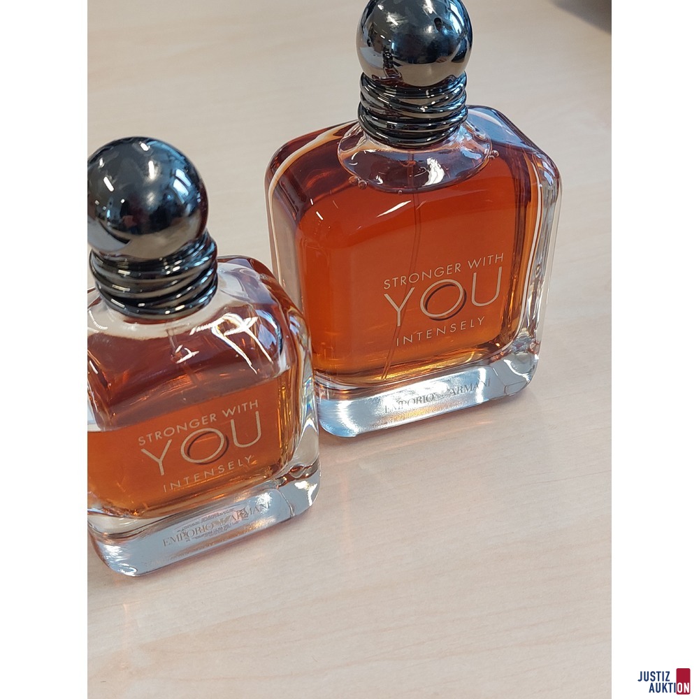2 Eau der Parfum der Marke Emporio Armani Stronger