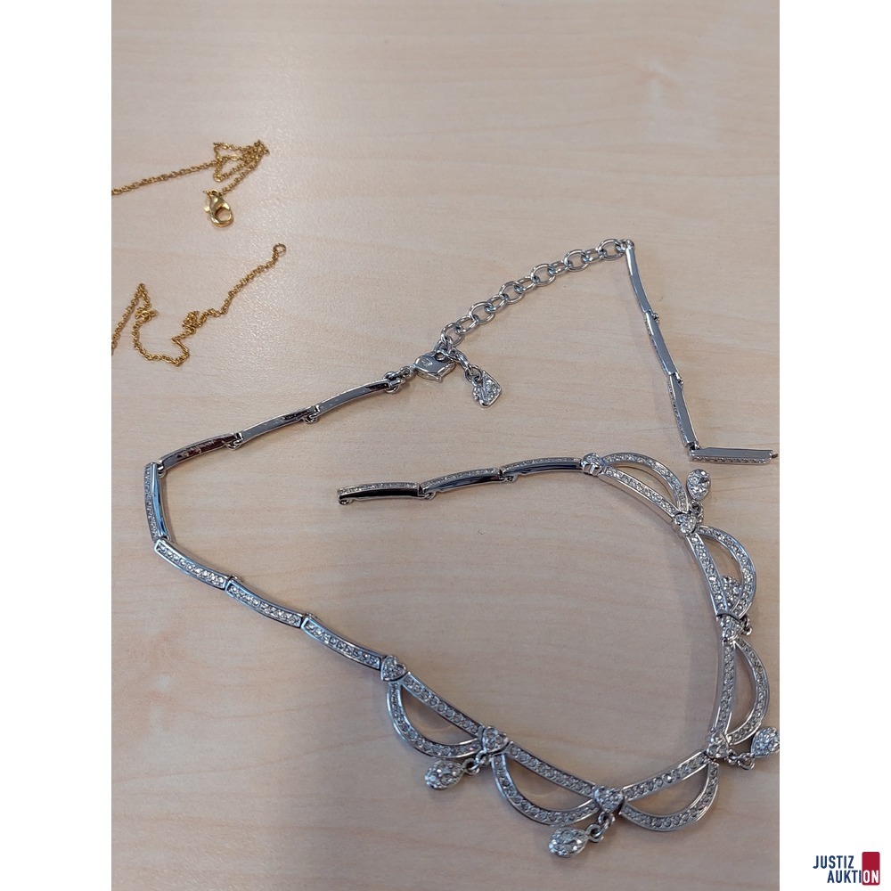 Konvlut aus Modeschmuck