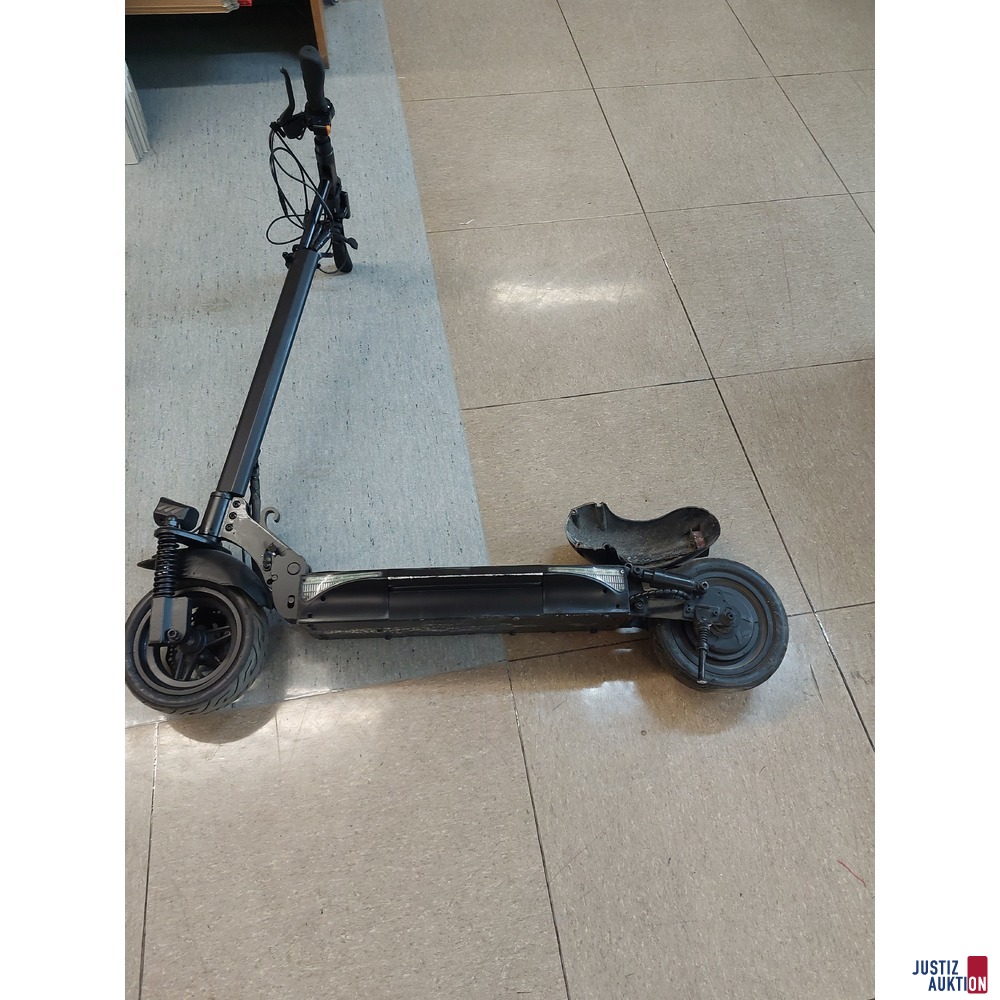 E-Scooter - Marke unbekannt - ohne Ladegerät 