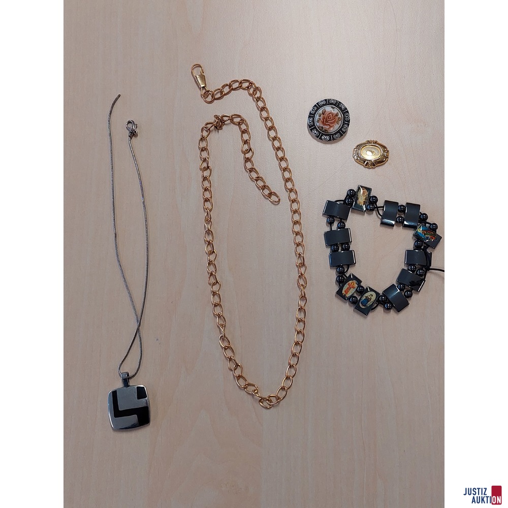 Konvolut bestehend aus diversen Modeschmuck