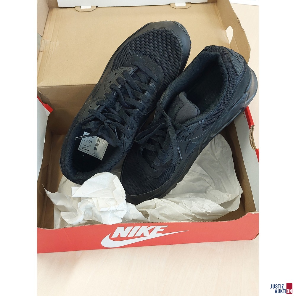 1 Paar Sneaker der Marke Nike Air Max 90 Gr&ouml;&szlig;e 42