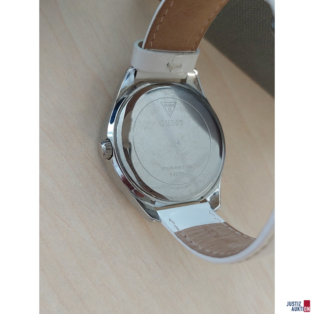 Damenarmbanduhr der Marke Guess