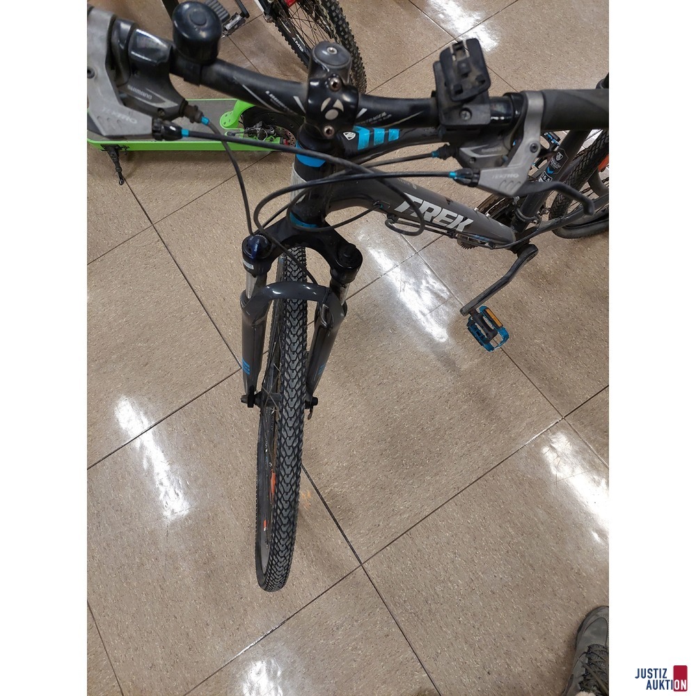Fahrrad der Marke Trek Dual Sport 8&period;3 DS