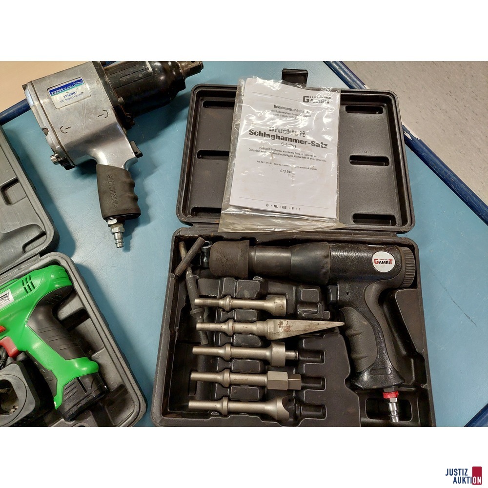 Akkubohrschrauber der Marke Lux-Tools u&period;a&period;