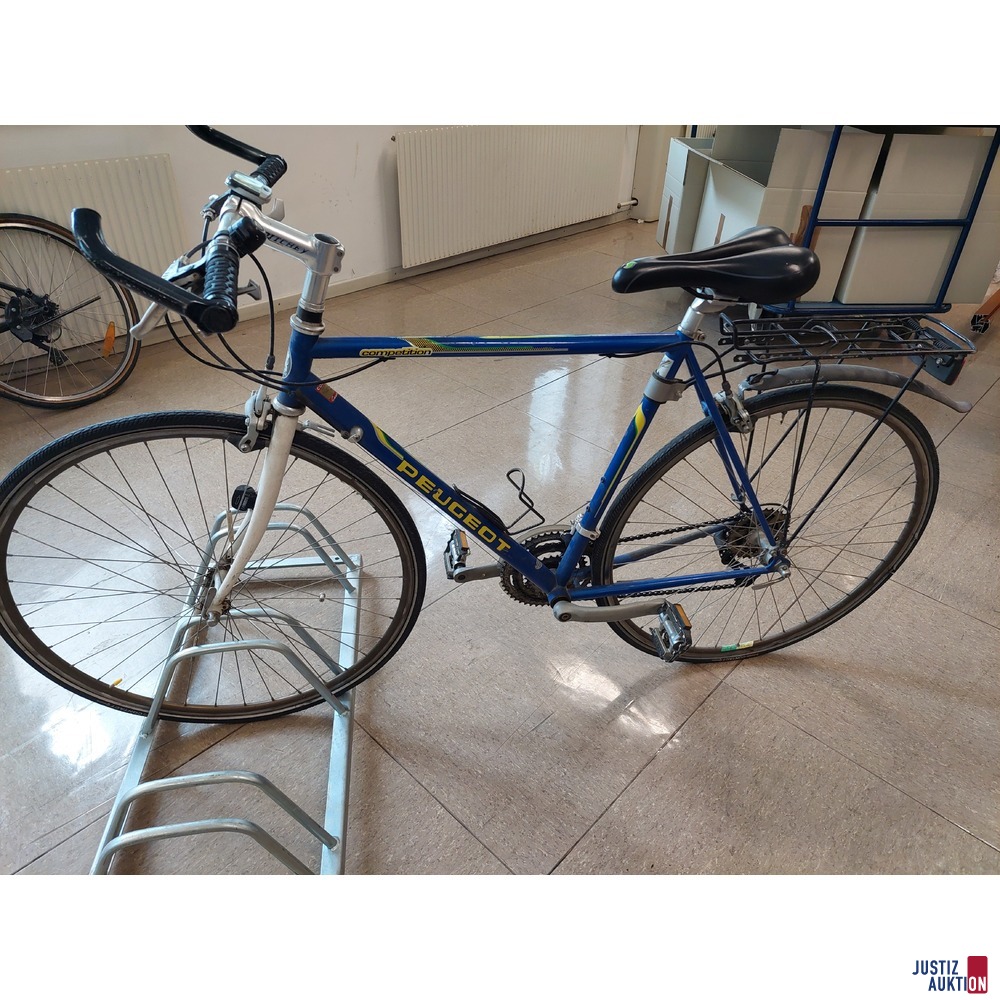 Rennrad der Marke Peugeot 400C competition