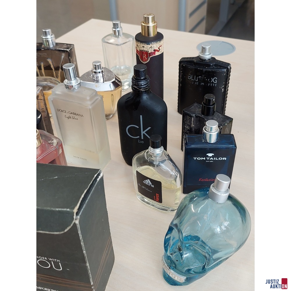 Konvolut an diversen angebrochenen Parfums