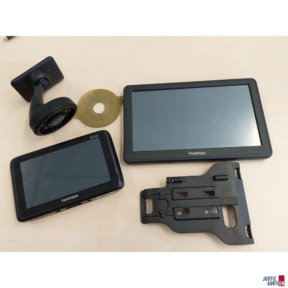 1 Navi der Marke TomTom Model: 4CS01 u.a.