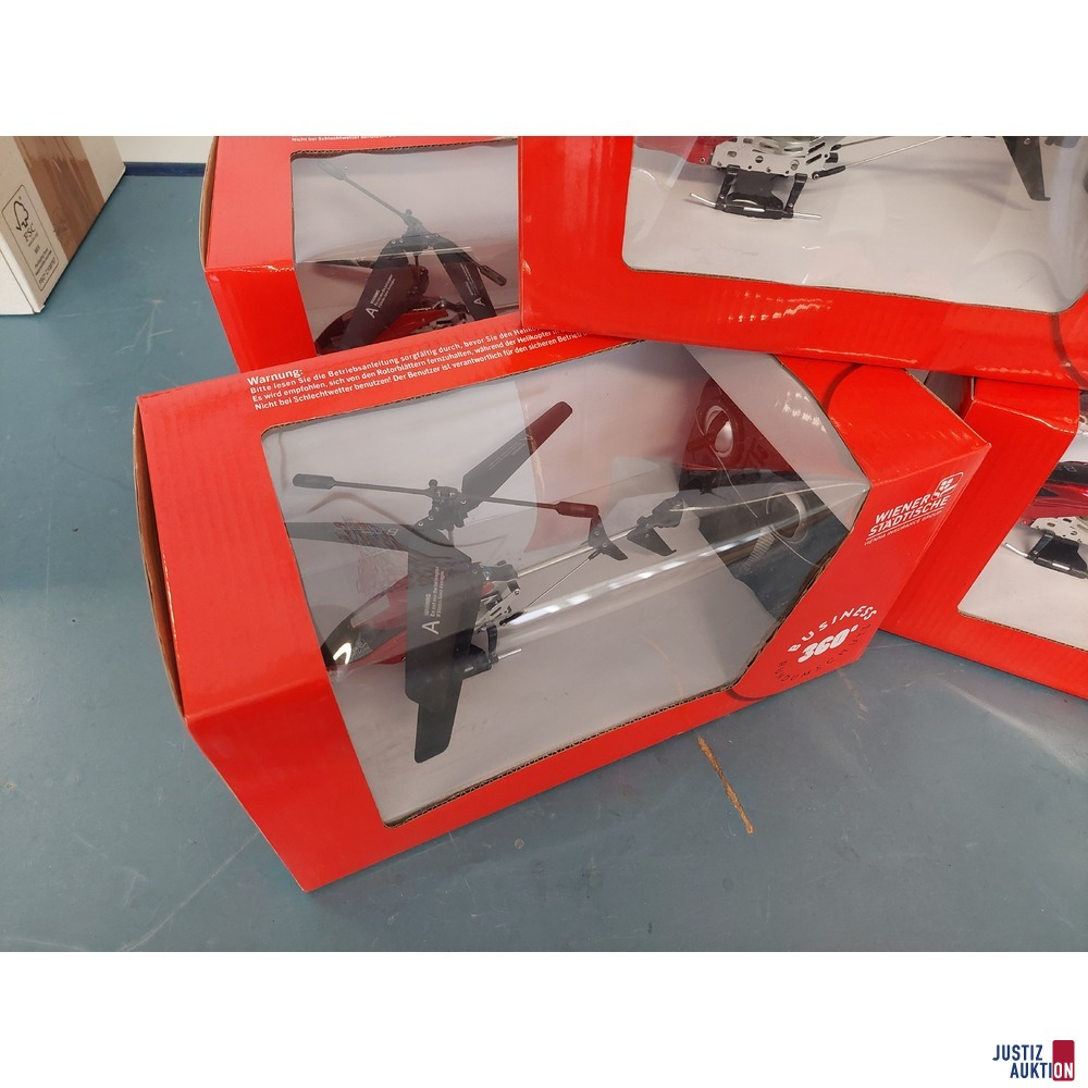 5 Helikopter in Werbeverpackung von Wiener St&auml;dtische